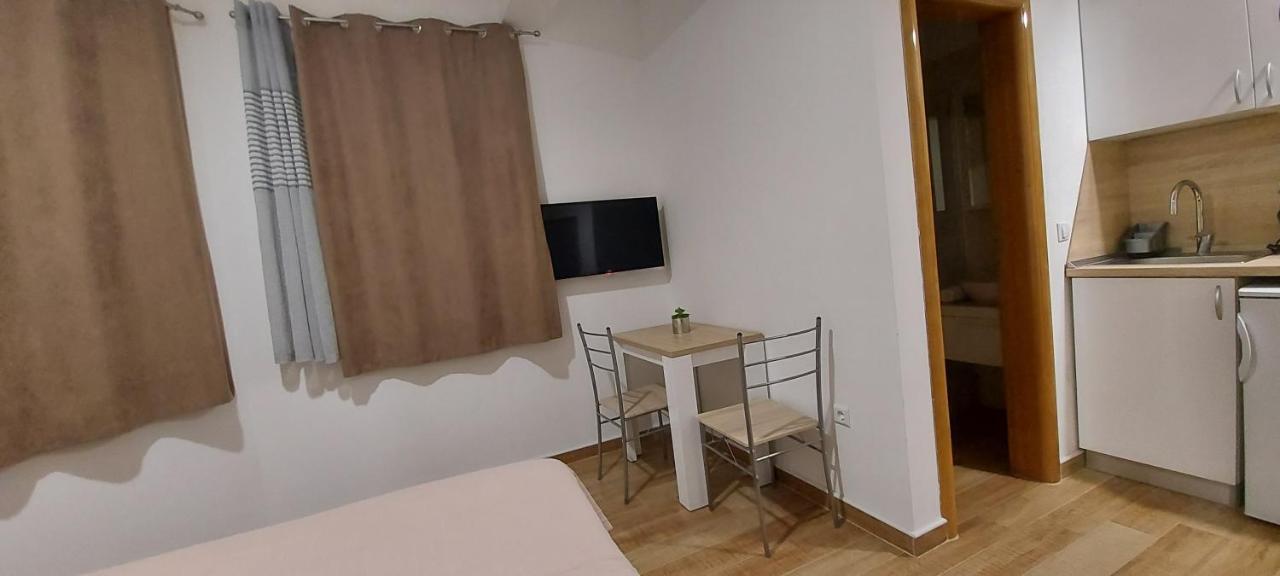 Apartmani Barka 네움 외부 사진